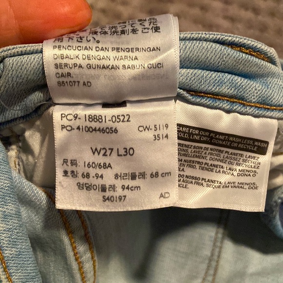 Levi’s 711 light distressed - Picture 6 of 8